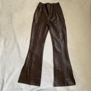 NWOT Abercrombie Split-Hem Vegan Leather Flare Pant, 23, 000 Short, flare pants
